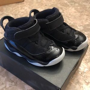 Boys Black Patent Nike Jordan 6 Rings Sneakers
